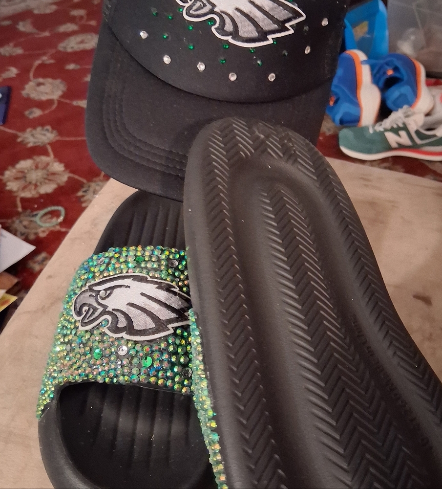 Embellished Green and Black Women's Slippers And Eagles Hat